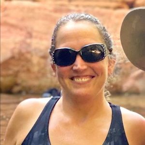 Meet your Posher, Carrie